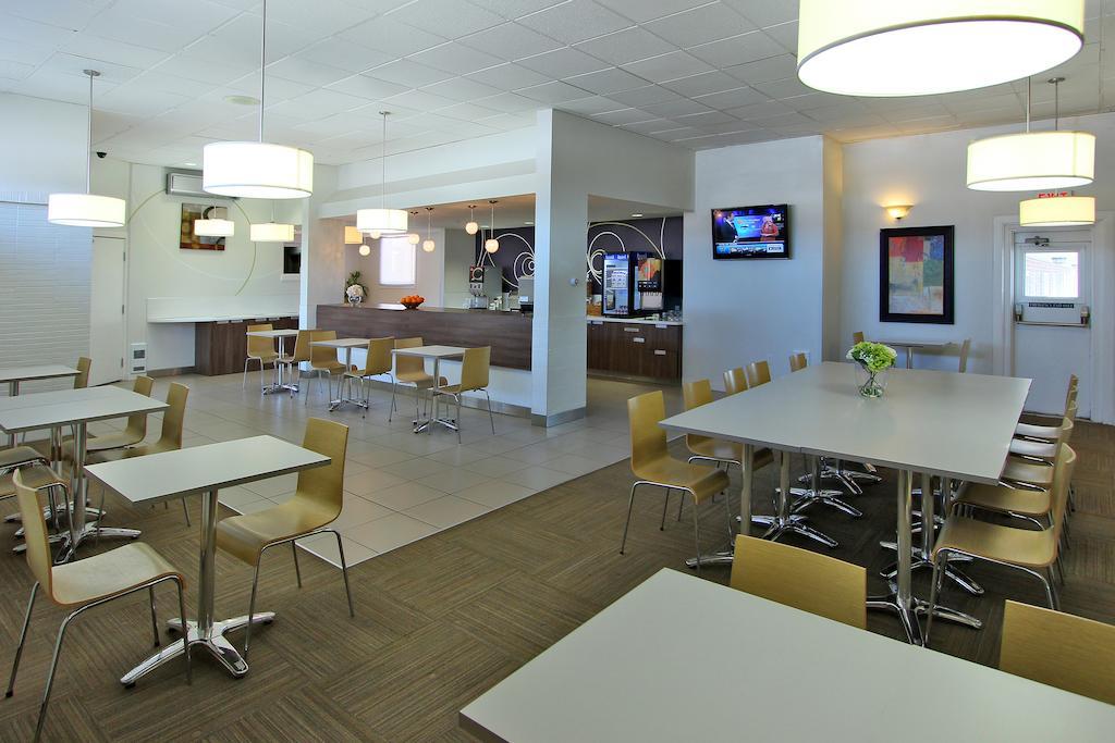 Rodd Moncton Hotel Buitenkant foto