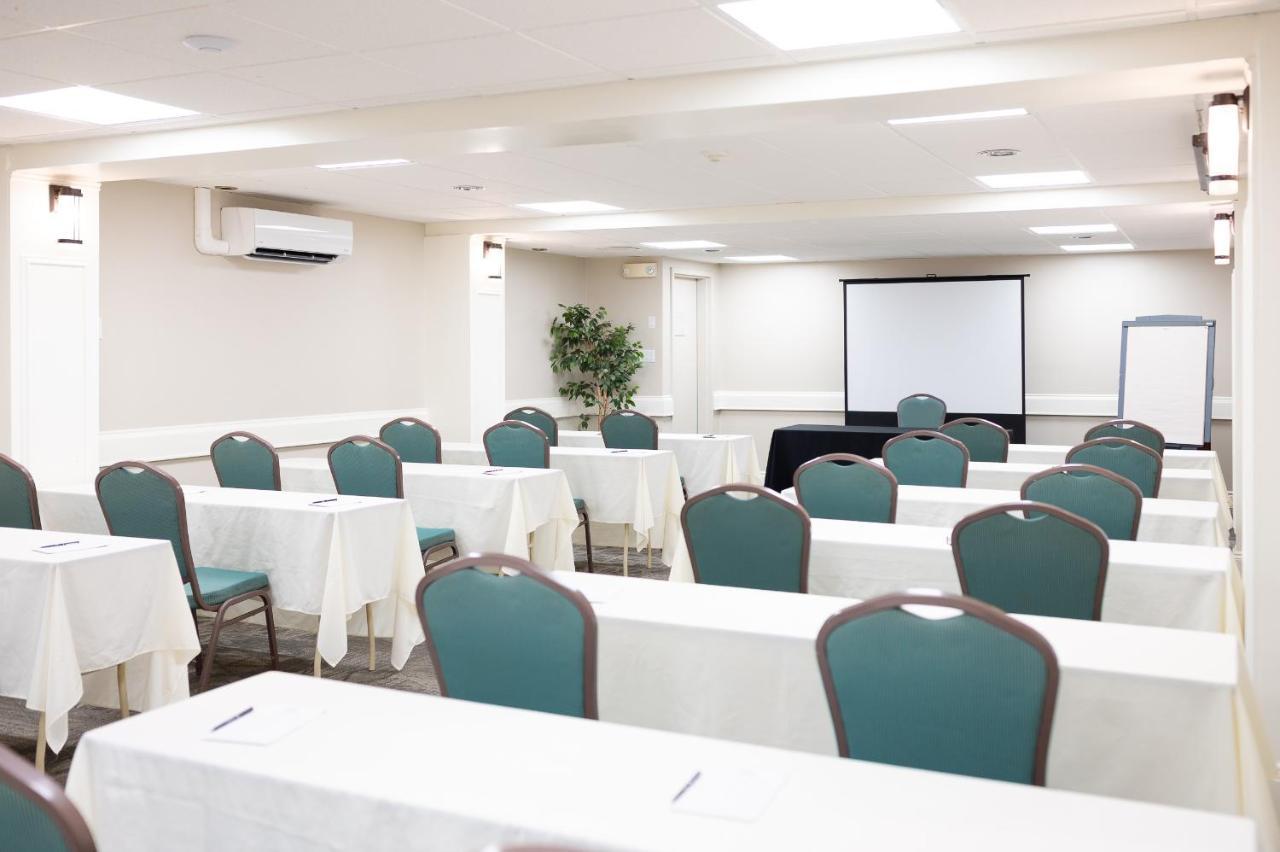 Rodd Moncton Hotel Buitenkant foto